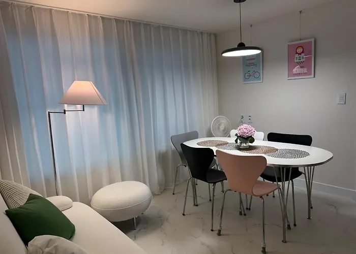 アパート In Breeze, 넓은 3룸 3베드, 2호선신림역세권, 단독주택1층 전체
