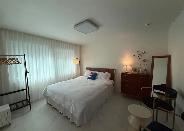 In Breeze, 넓은 3룸 3베드, 2호선신림역세권, 단독주택1층 전체 * ソウル特別市